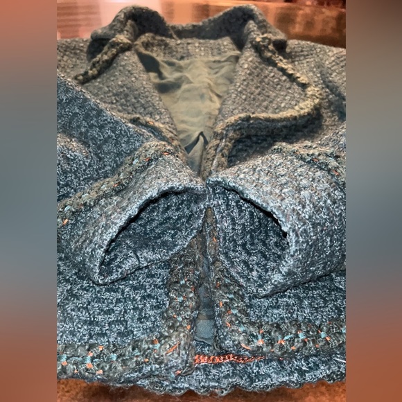 Chanel "Paris-Salzburg 2014/15 Métiers d'Art Collection Tweed Chain Trim Jacket - Picture 3 of 16